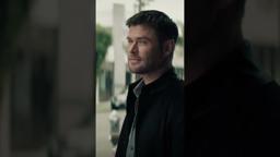 Chris Hemsworth is Mike Davis in Crime 101