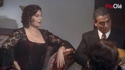 Rocío Jurado cantando Esperando me quedé en La Lola se va a los Puertos (Josefina Molina, 1993)