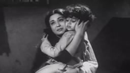 Meena Kumari's hope on the little boy | Sahara (1958) |  Scene 11/15