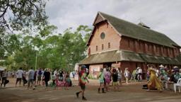 MIFF 2017 Centrepiece Gala - THREE SUMMERS | Trailer