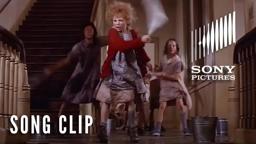 ANNIE (1982) - “It’s The Hard Knock Life” Full Clip
