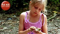 Little girl takes care of a bird | A Funeral for Mr. Smithee - A Short Film by D. van Rooijen