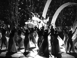 A Day At The Races - Trailer