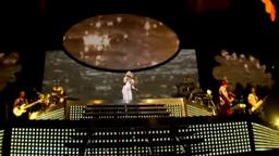 Gwen Stefani - Cool (Live) (Harajuku Lovers Tour)