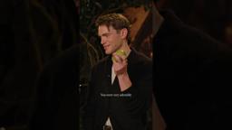 Red Apple or Green Apple?