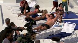 PAIN & GAIN - Official Film Clip - "Beefing Up"