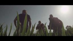 Bande Annonce - TROIS COEURS POUR BATTRE / Trailer - THREE HEARTS TO BEAT