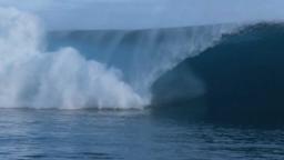 The Ultimate Wave Tahiti Featuring Kelly Slater - Theatrical Trailer (HD)
