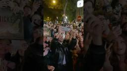 Paris loves Jonathan Bailey!