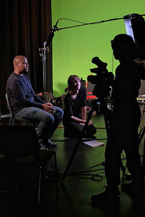 Hi I Need to Be Loved Poster