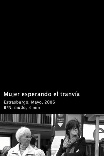 Mujer esperando al tranvía Poster