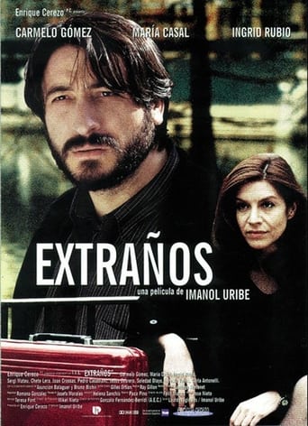 Extraños Poster